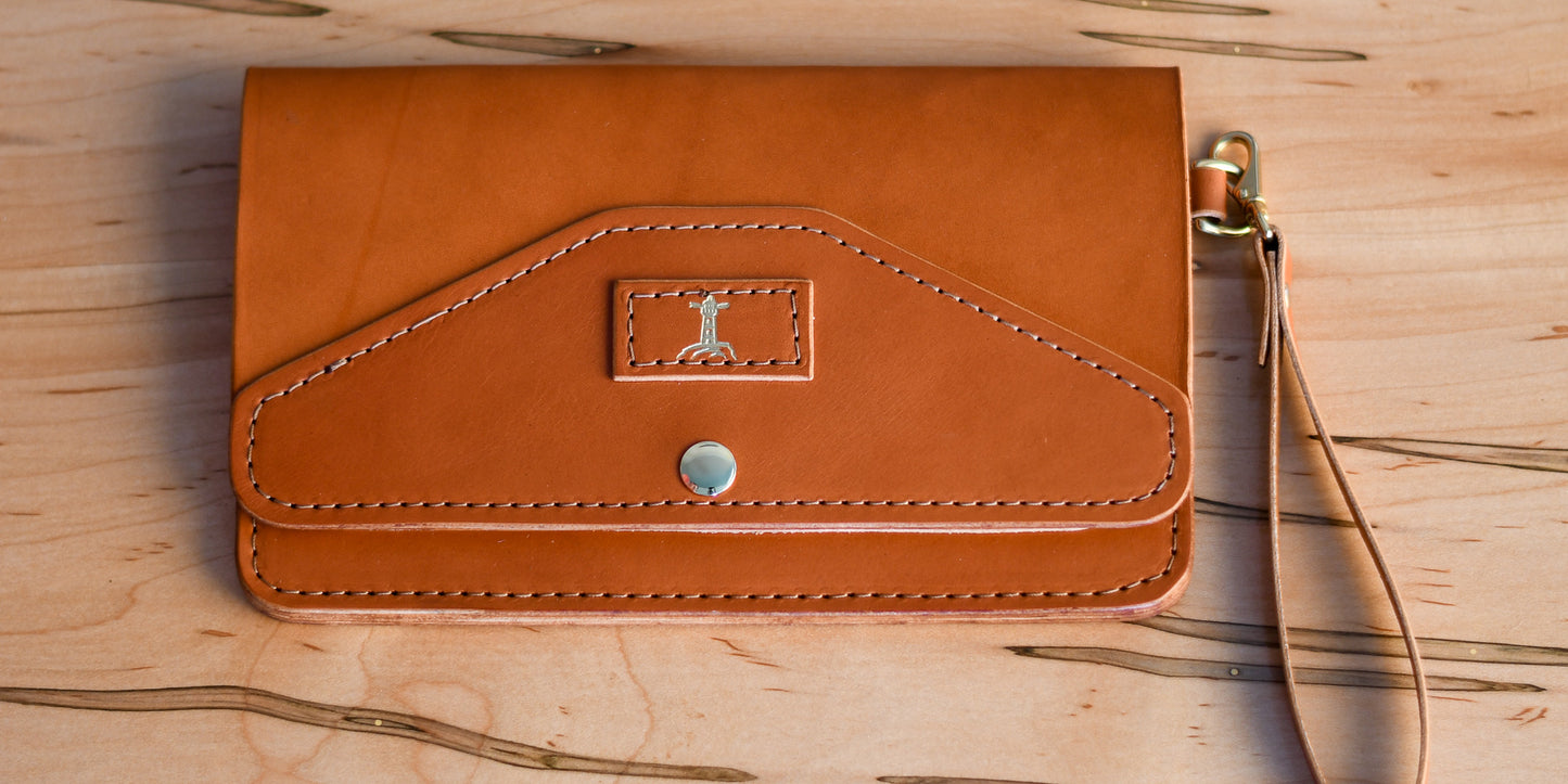 The Wayfinder Clutch