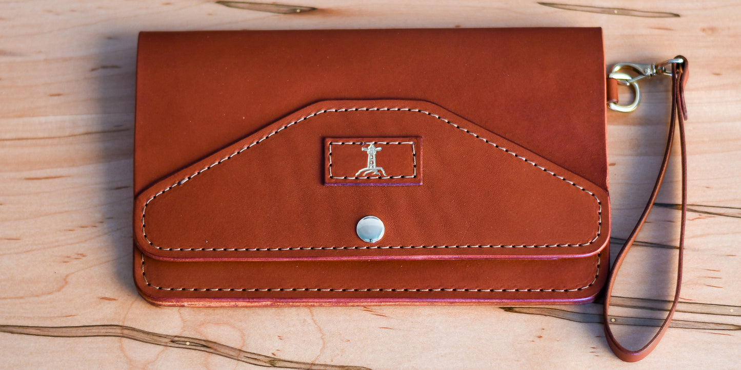 The Wayfinder Clutch